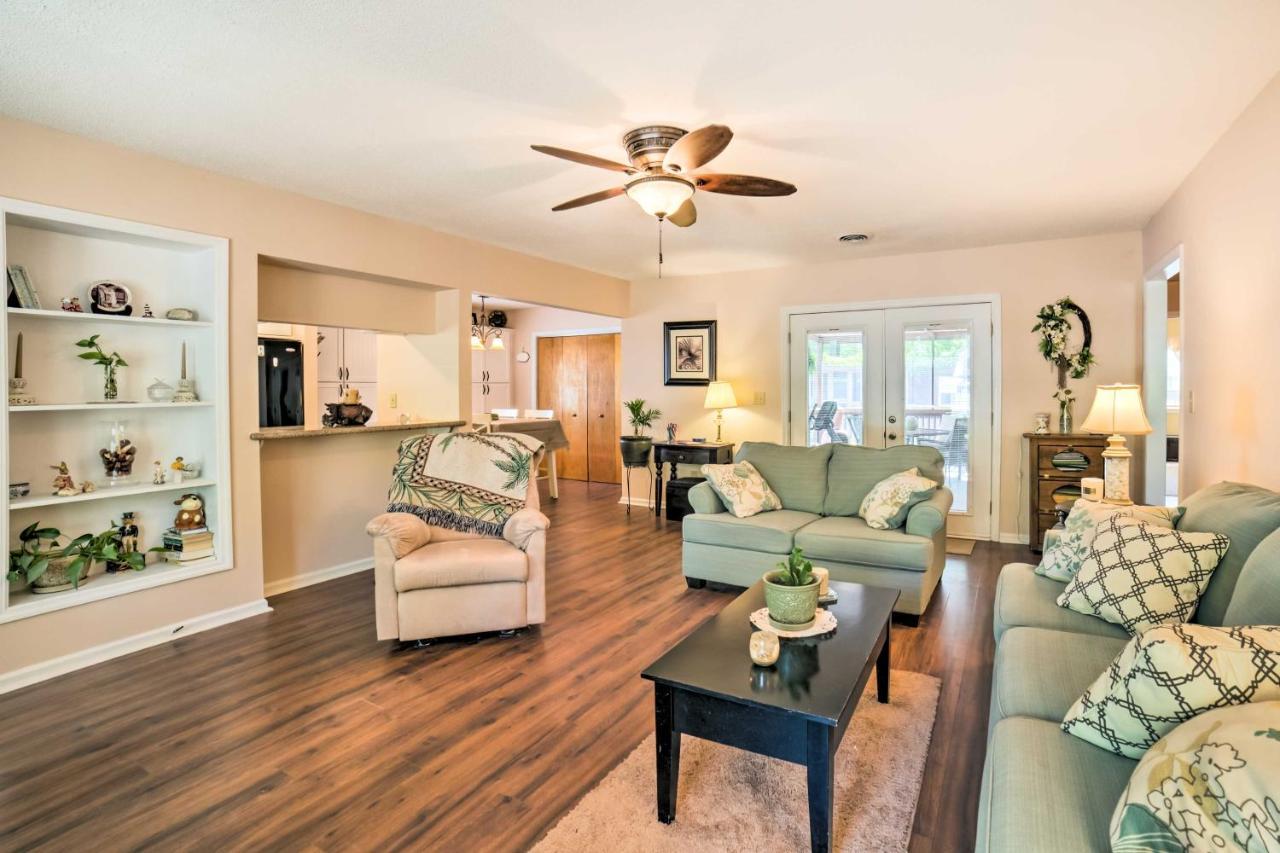 Oak Island Home With Fenced Yard, Walk To Long Beach Ngoại thất bức ảnh