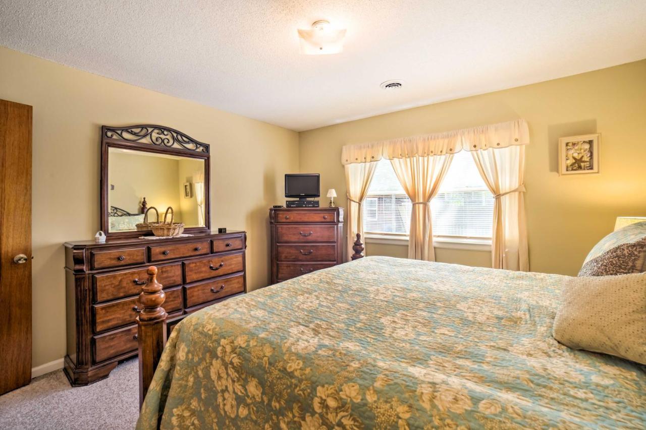 Oak Island Home With Fenced Yard, Walk To Long Beach Ngoại thất bức ảnh