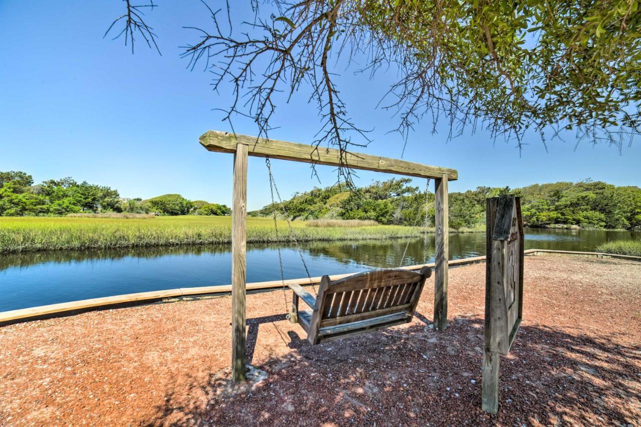 Oak Island Home With Fenced Yard, Walk To Long Beach Ngoại thất bức ảnh